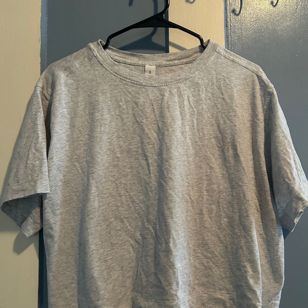 Lululemon Grey Cropped Tee